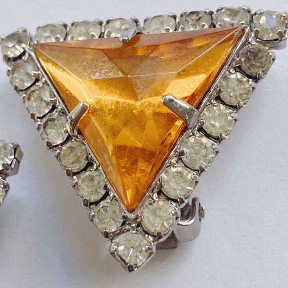 VTG Mid Century Mod Earrings Lucite Rhinestone Silver Tone Clip On Bold Sparkly - Picture 6 of 12